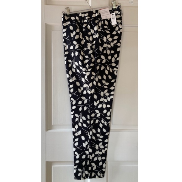 NWT Talbots Hampshire Pants Curvy Fit 8P Ankle Length Black Ivory Leaf Print - Picture 14 of 14